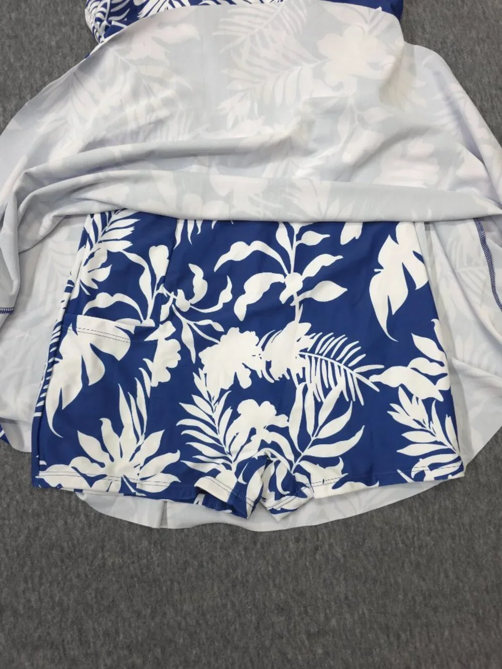 B2PRITY Womens M Blue White Tropical Floral Halter Swim Dress NWOT